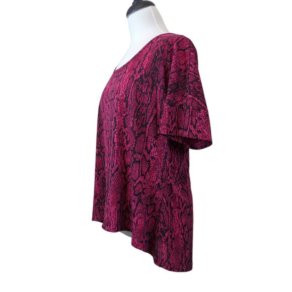 Snake Print High Low Short Sleeve Top Size 1X - Picture 2 of 3